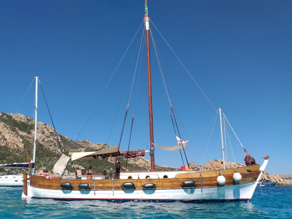 Isla Bonita barca a noleggio a La maddalena